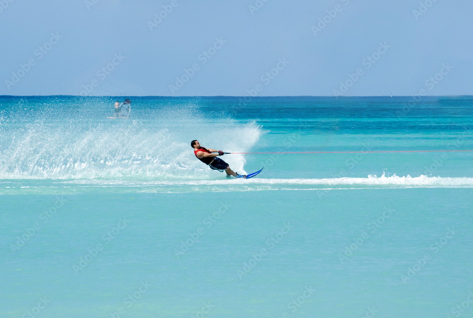 water skiing Themis 4